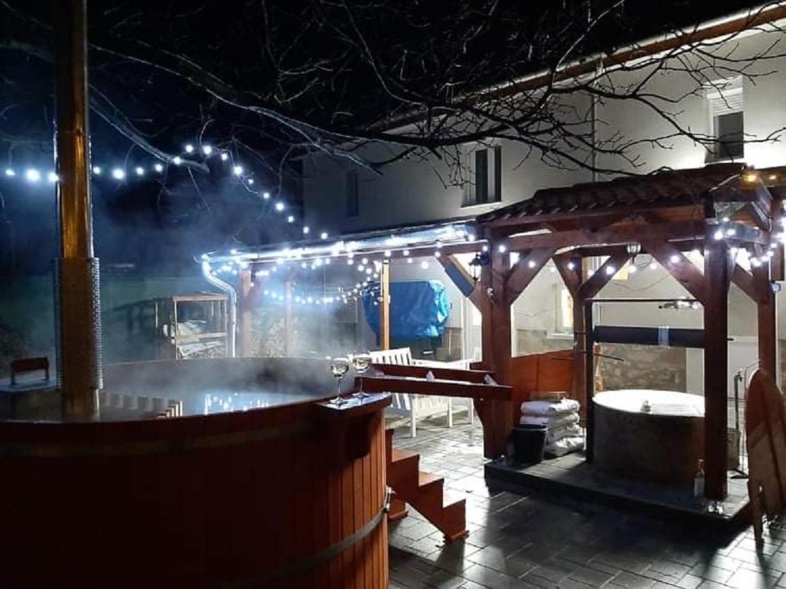 Hotel E-Tekergok Haza Bukkzserc Exterior foto