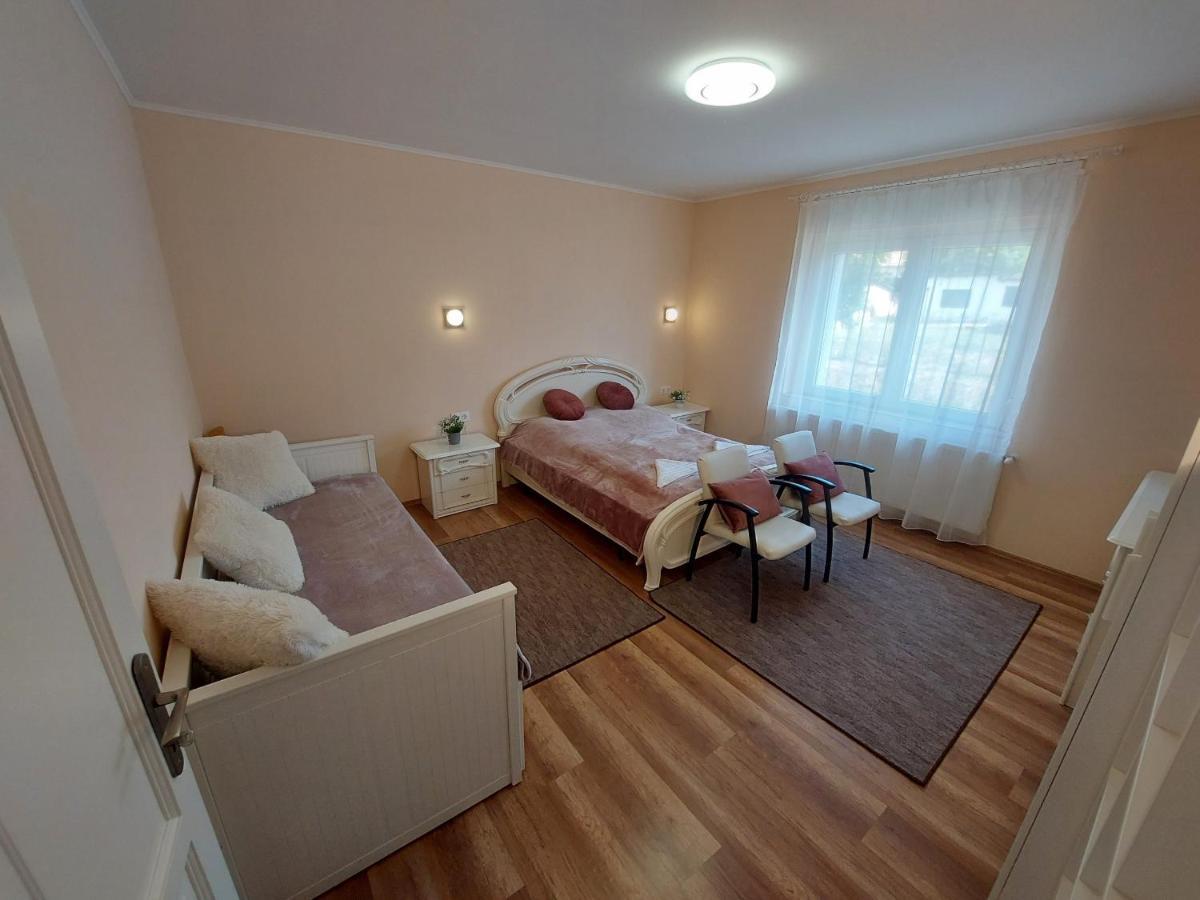 Hotel E-Tekergok Haza Bukkzserc Exterior foto