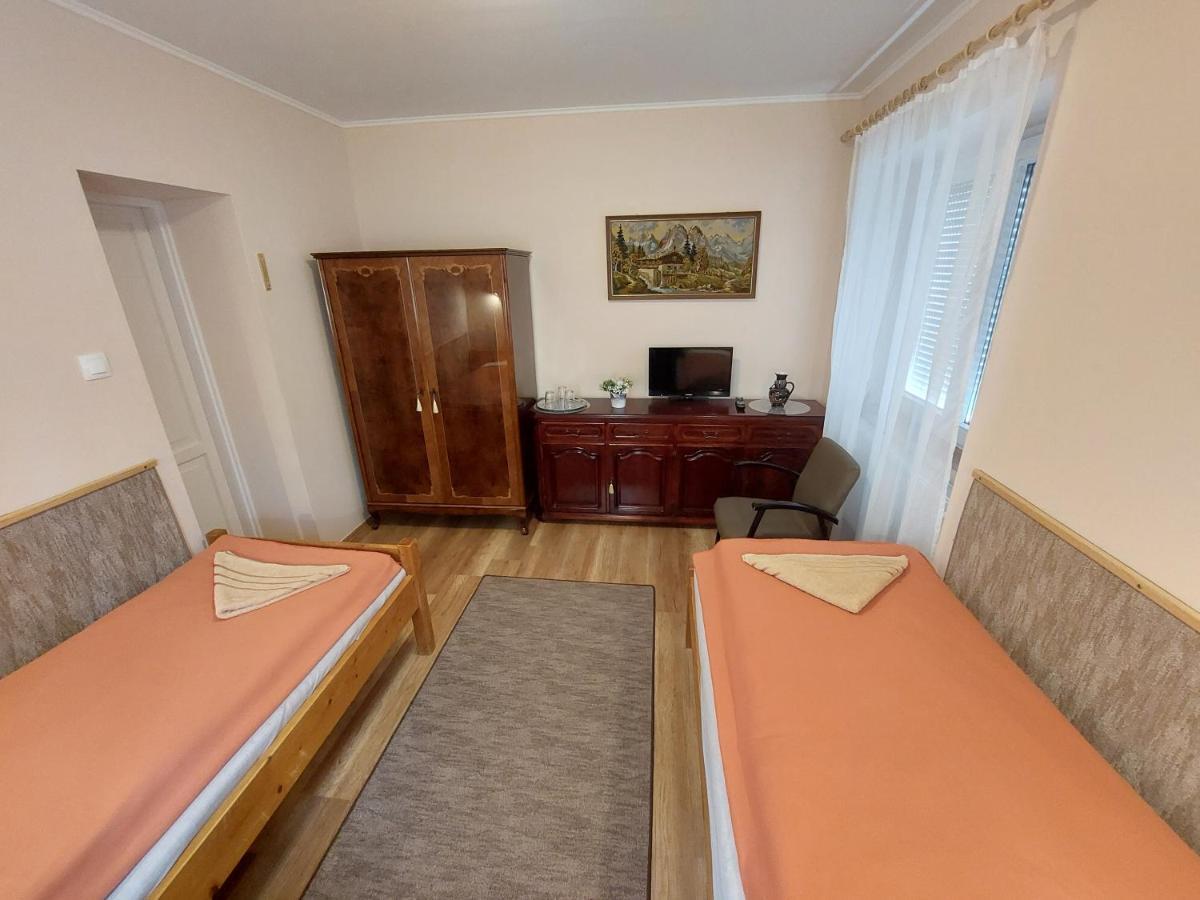 Hotel E-Tekergok Haza Bukkzserc Zimmer foto